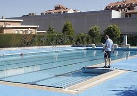 Imagen de archivo de la piscina del Campo de la Juventud.