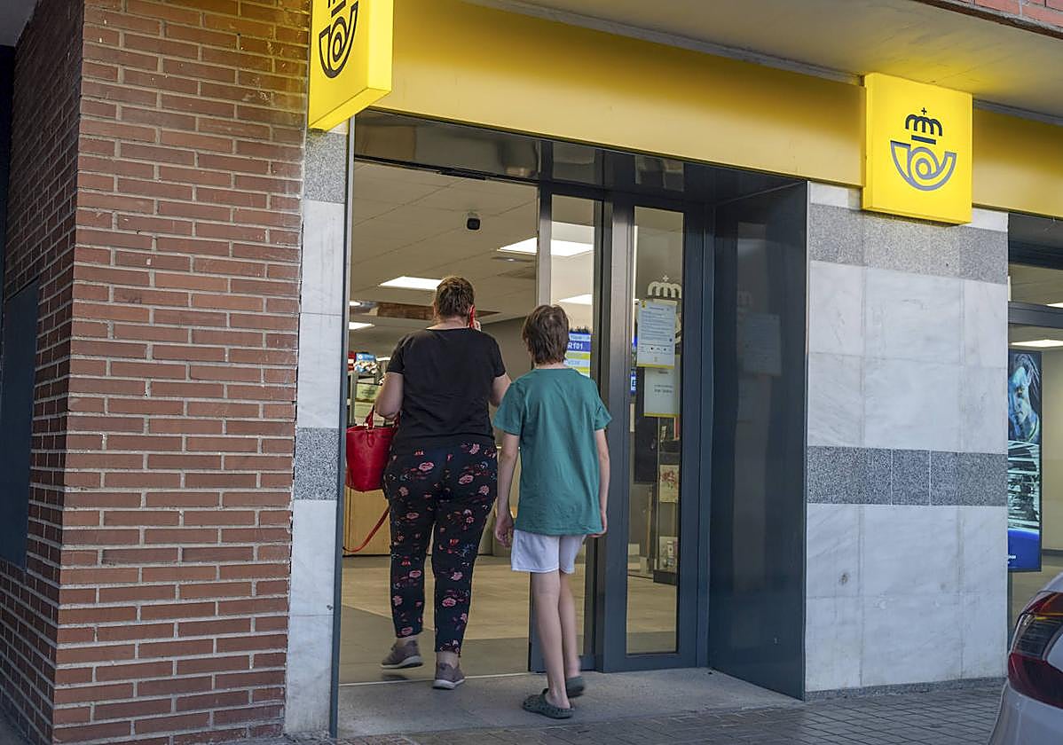 Correos reacciona