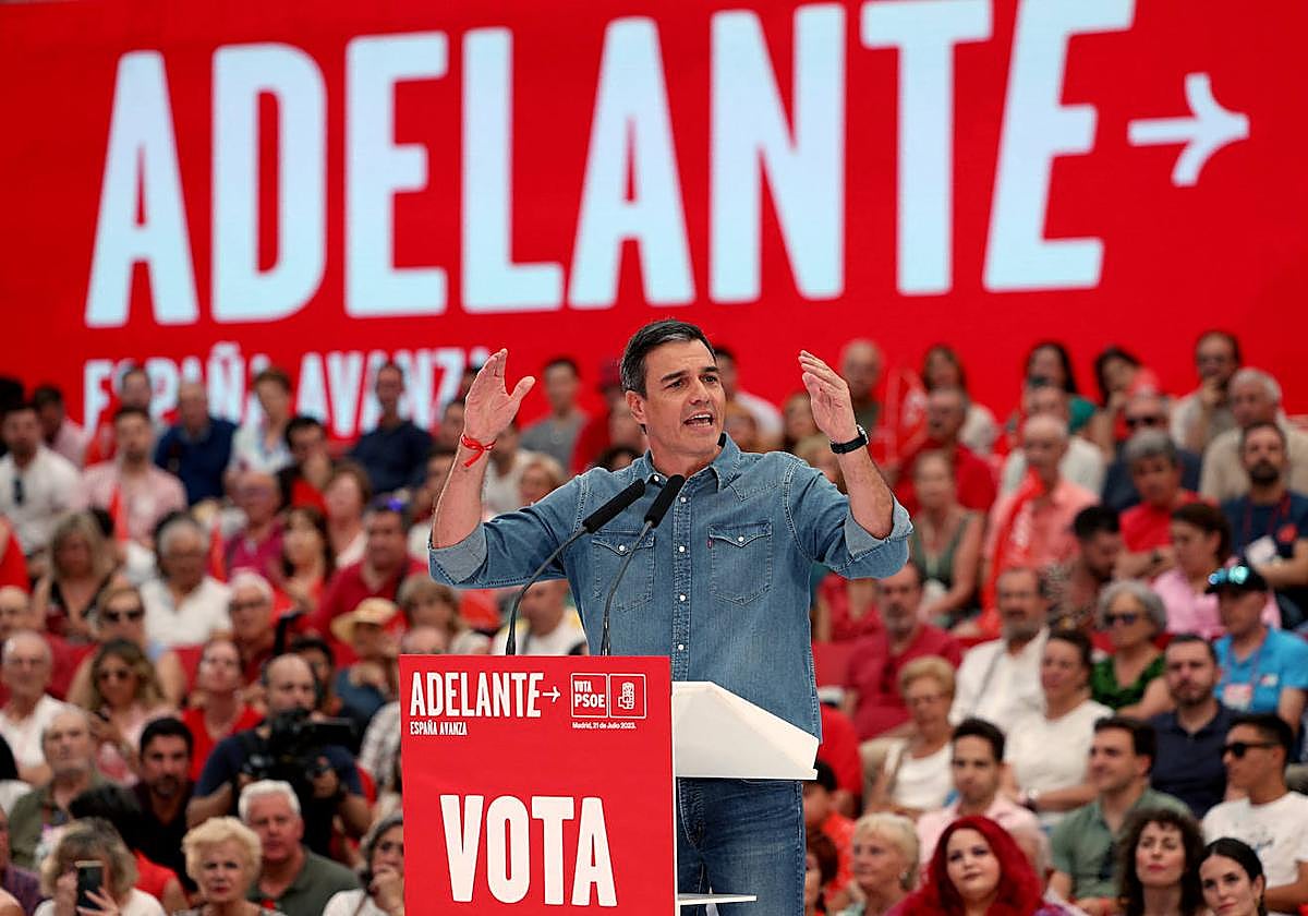 El candidato a la presidencia del Gobierno, Pedro Sánchez, durante el acto de cierre de campaña.