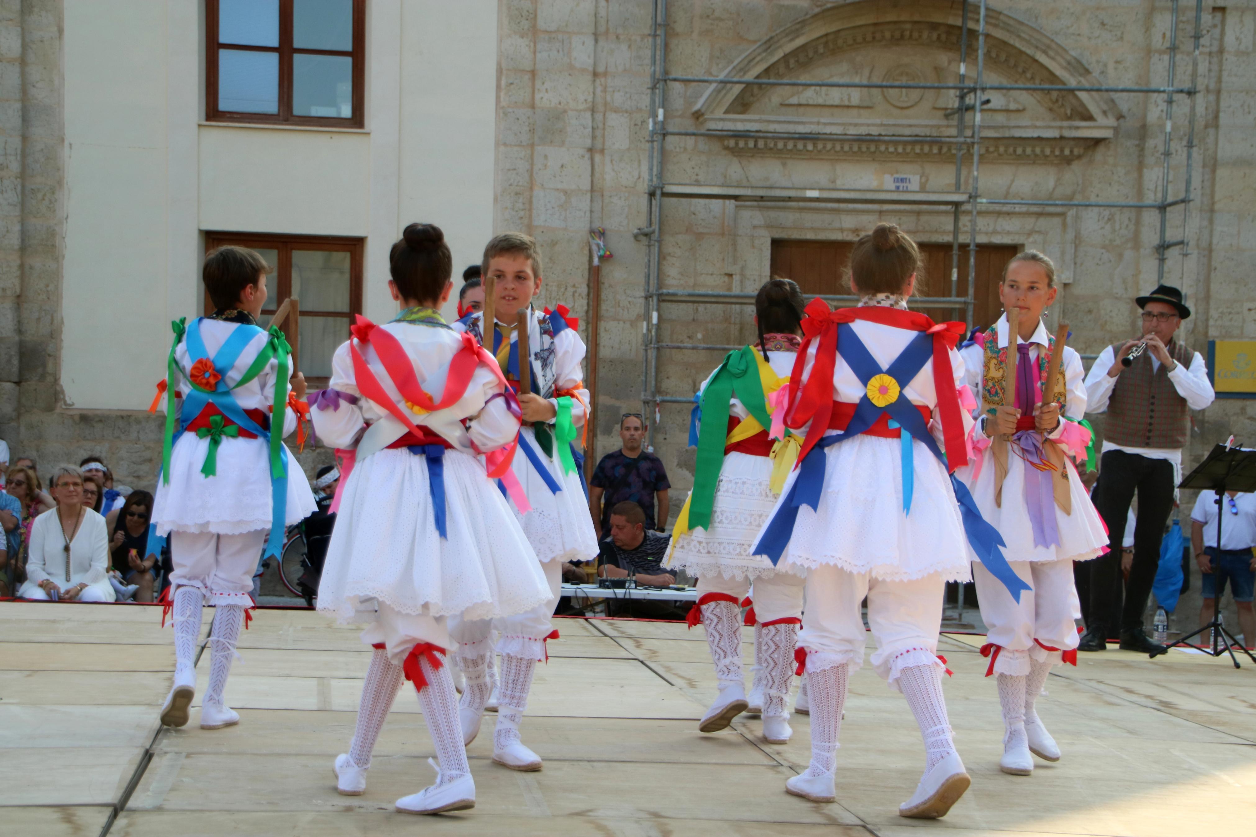 Cita con la Danza y el Paloteo en Ampudia