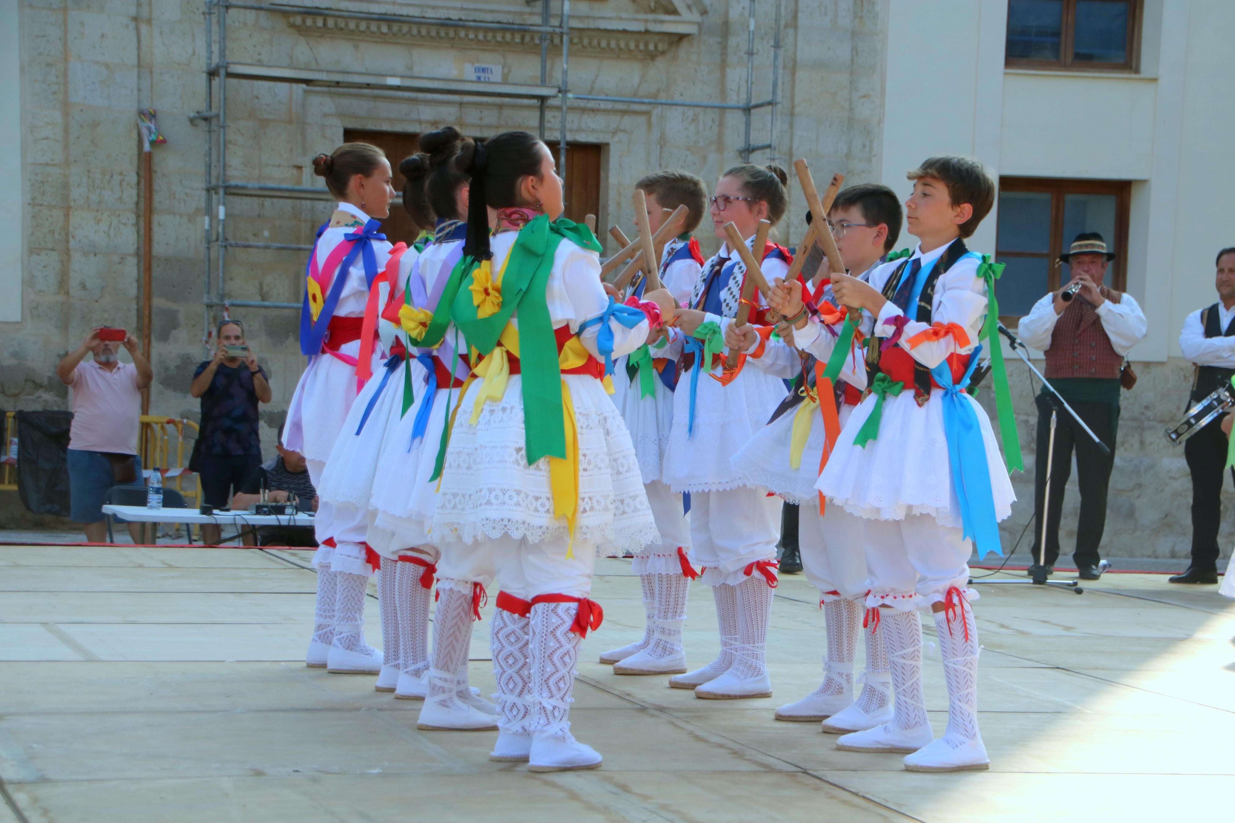 Cita con la Danza y el Paloteo en Ampudia