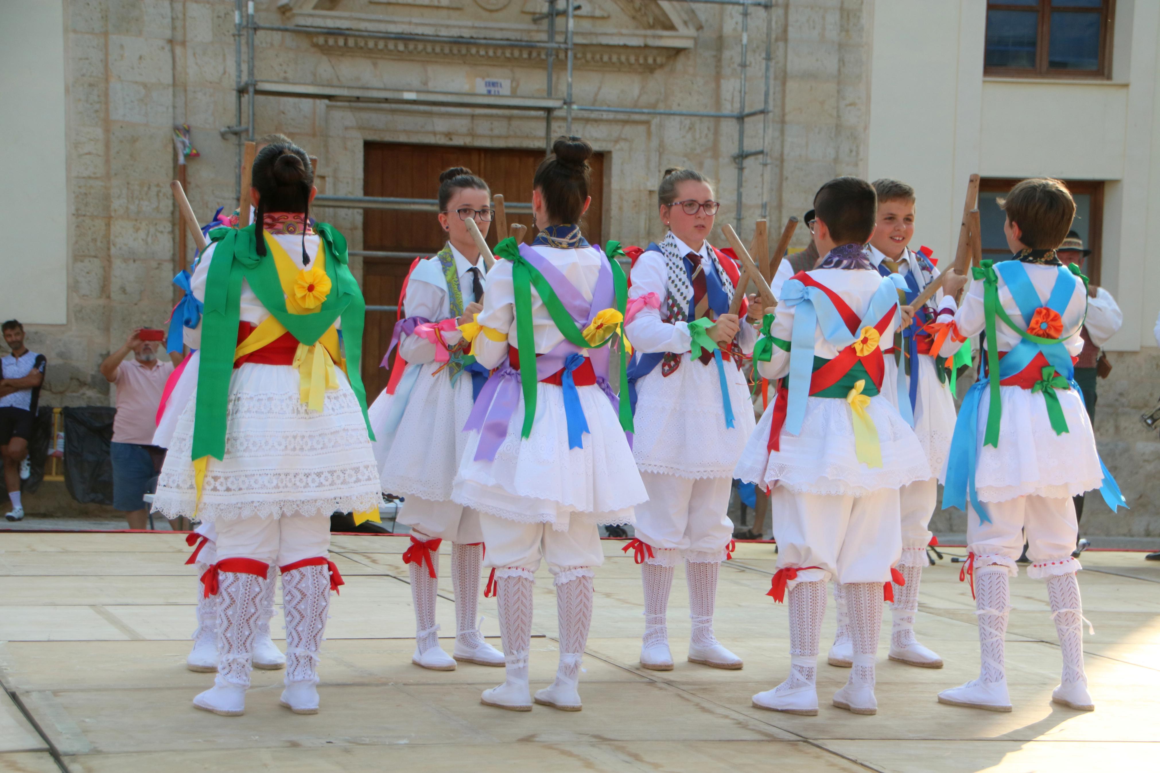 Cita con la Danza y el Paloteo en Ampudia