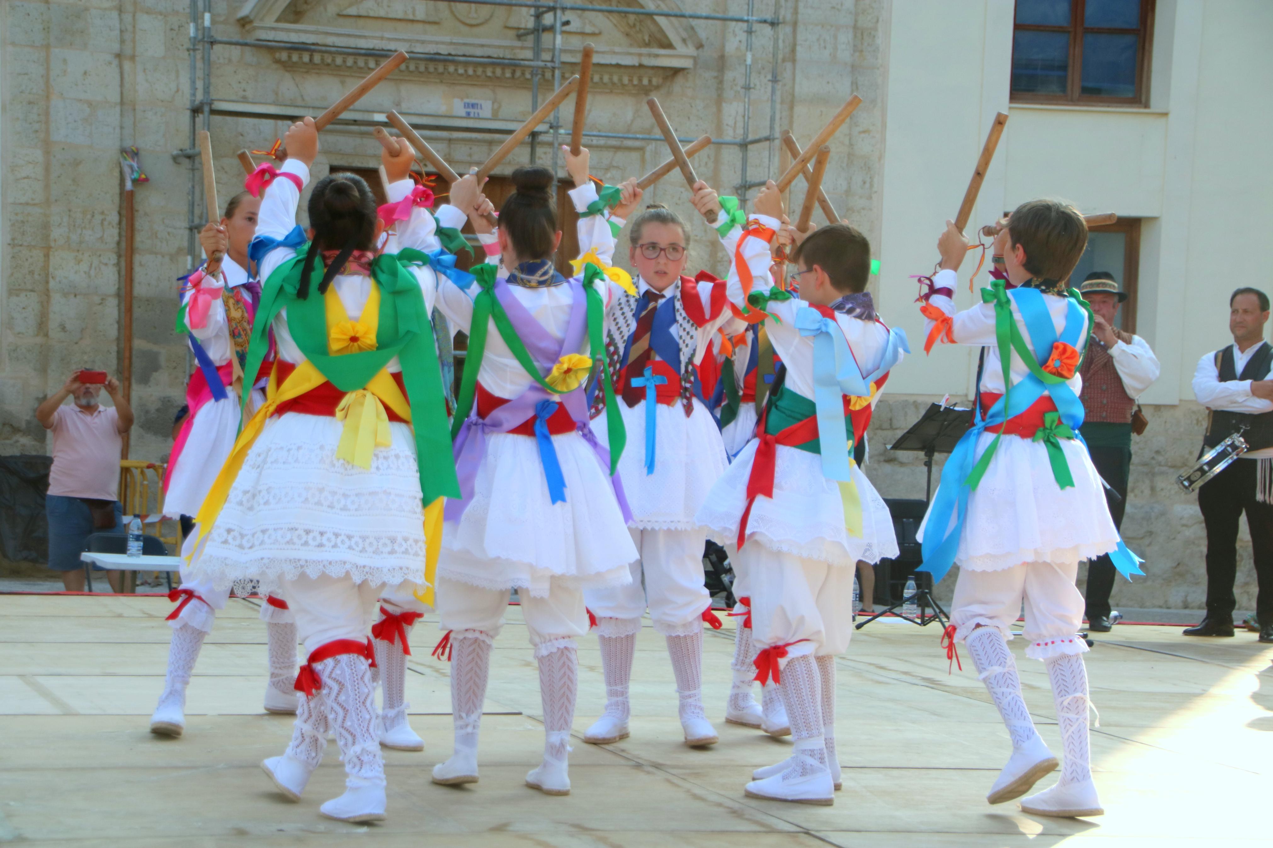 Cita con la Danza y el Paloteo en Ampudia