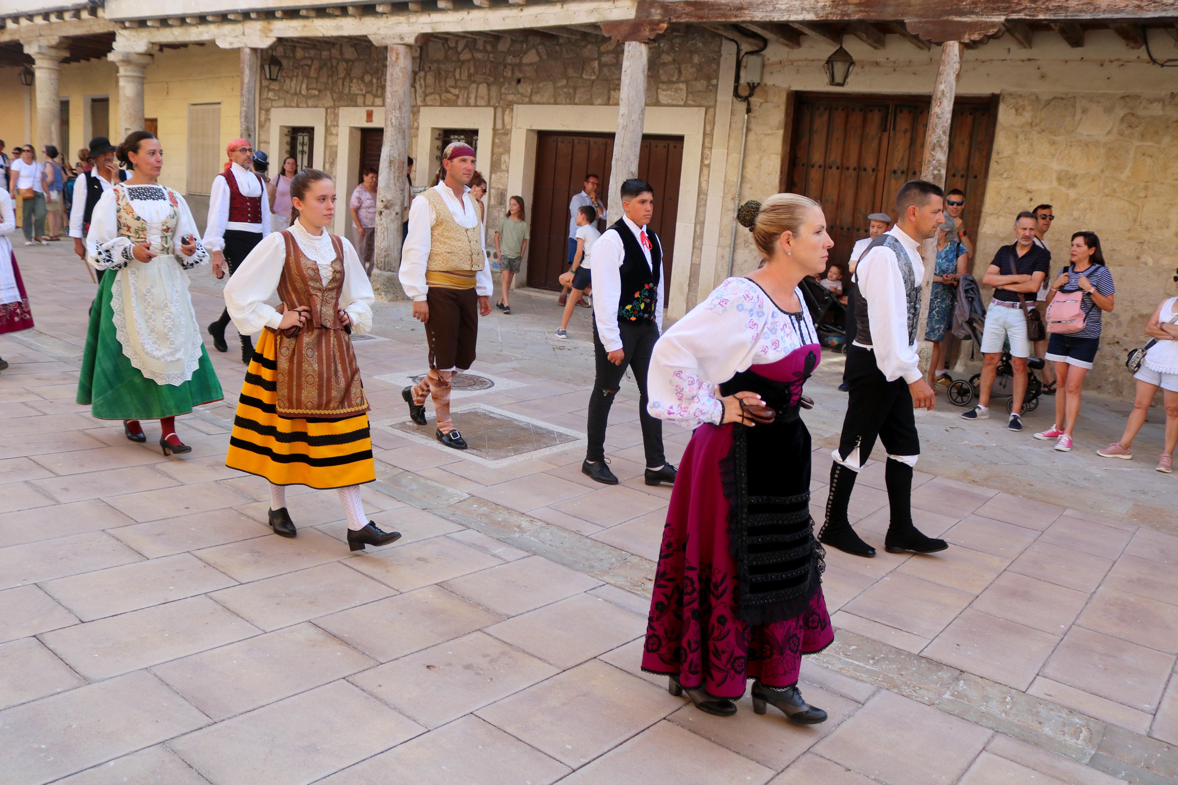 Cita con la Danza y el Paloteo en Ampudia