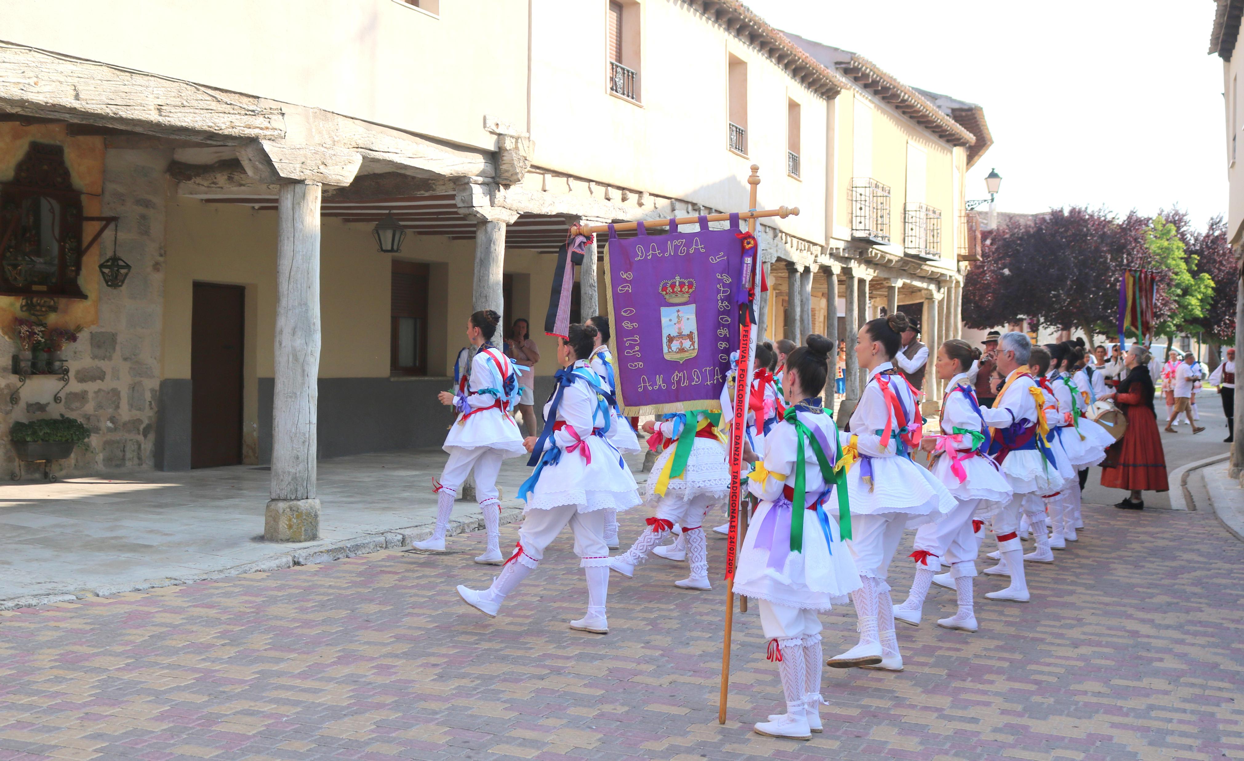 Cita con la Danza y el Paloteo en Ampudia