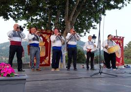 Grupo de dulzainas de Zarzuela del Monte, donde tocaba Pesi.