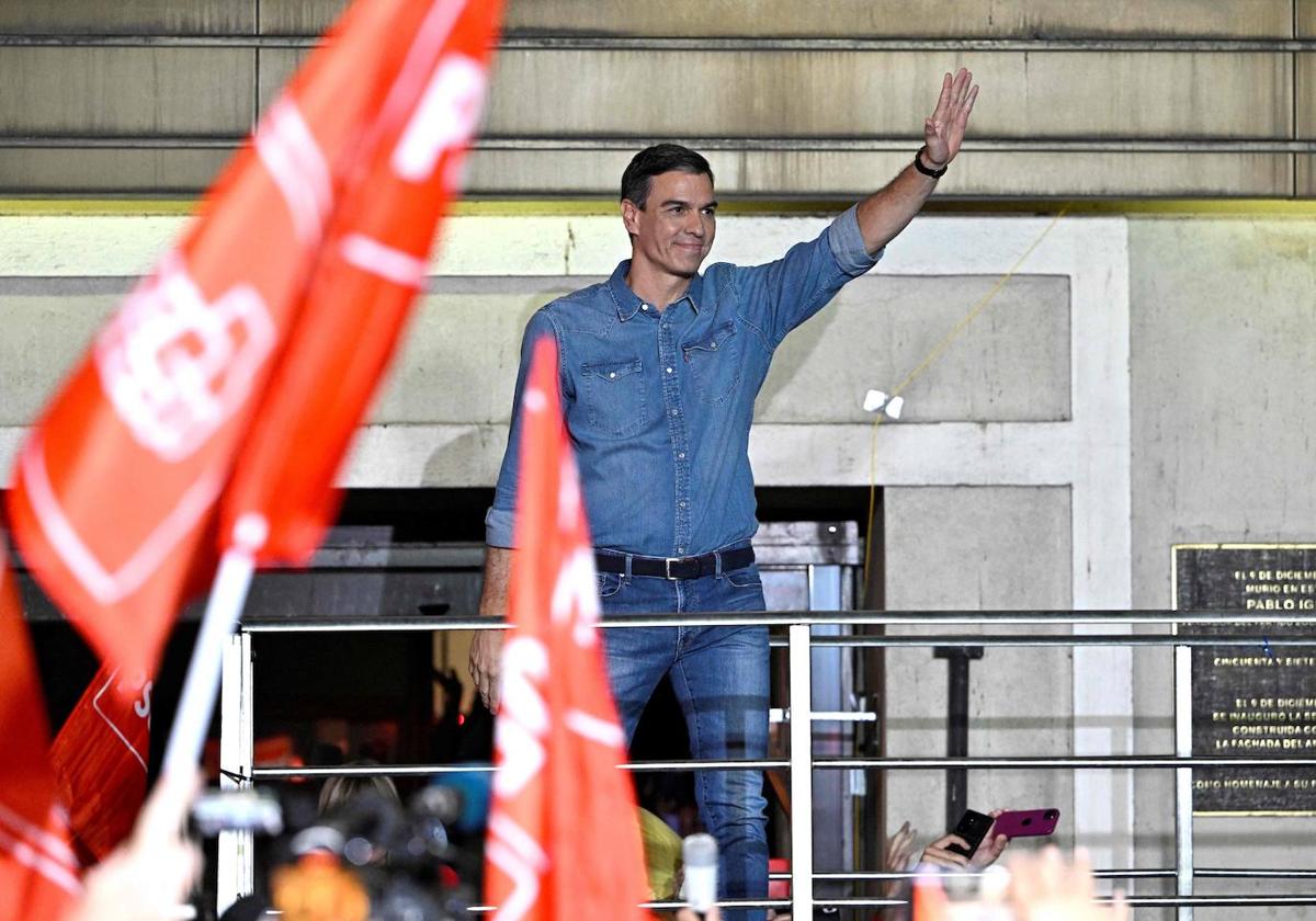 Pedro Sánchez agradece a sus votantes los resultados obtenidos en la jornada electoral.