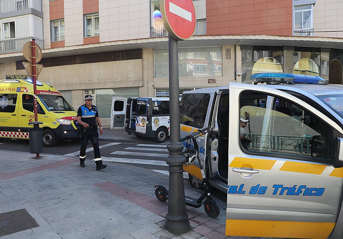 Policía Local y servicios sanitarios, en el lugar del incidente.