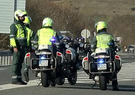 Guardia Civil de Tráfico, en un anterior accidente ocurrido en un tramo de la N-110 por la provincia de Segovia.