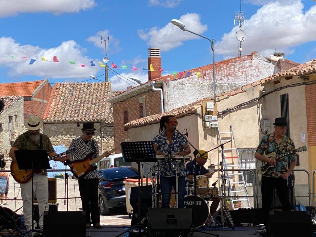 Los 4 Gatos de San Pelayo lo dan todo