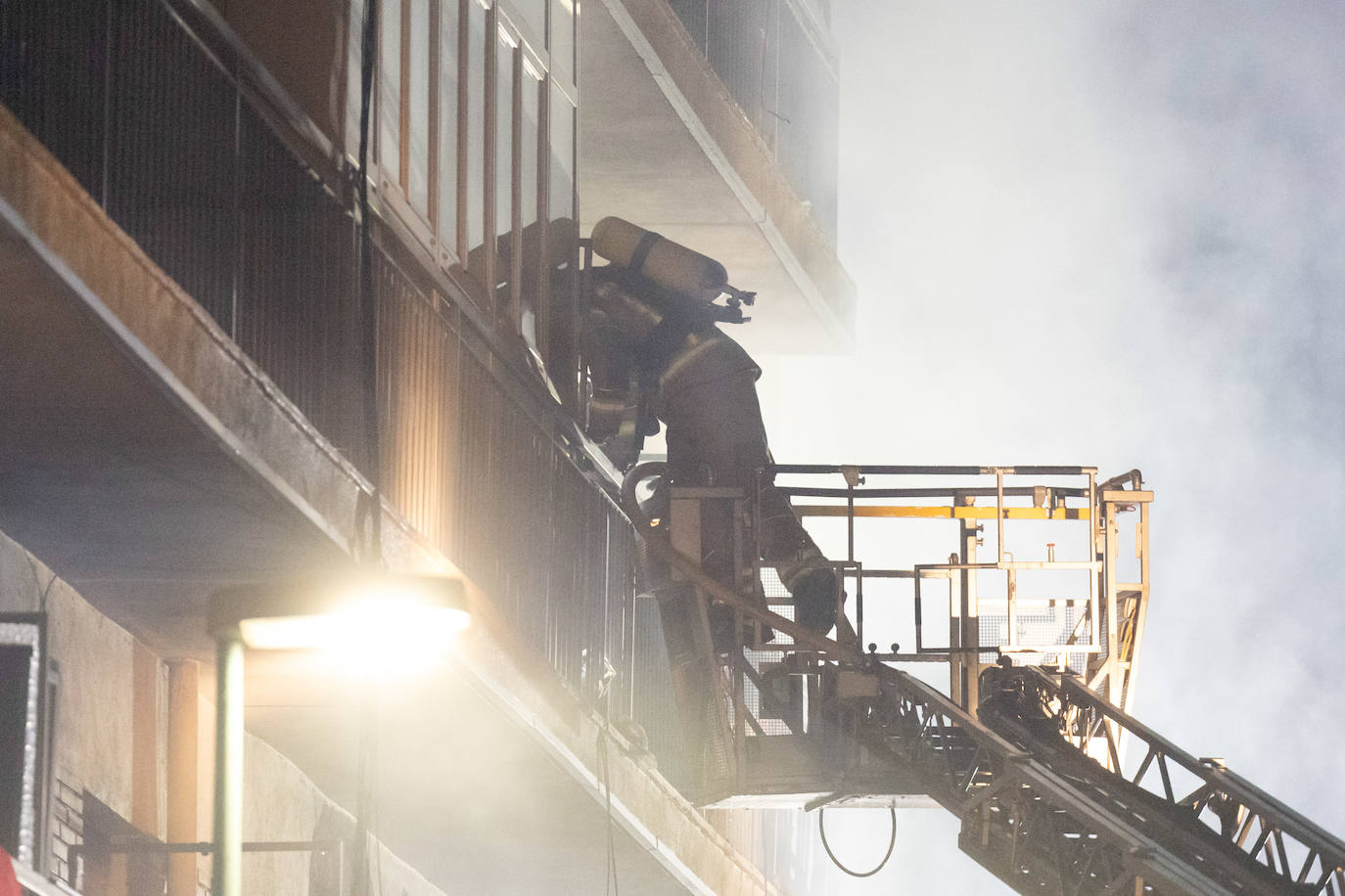 Explosión en un edificio de viviendas en la calle Goya de Valladolid