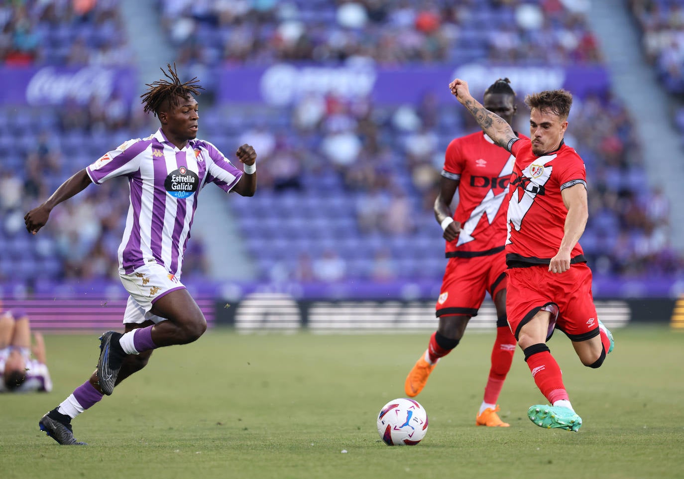 La victoria del Real Valladolid ante el Rayo Vallecano, en imágenes