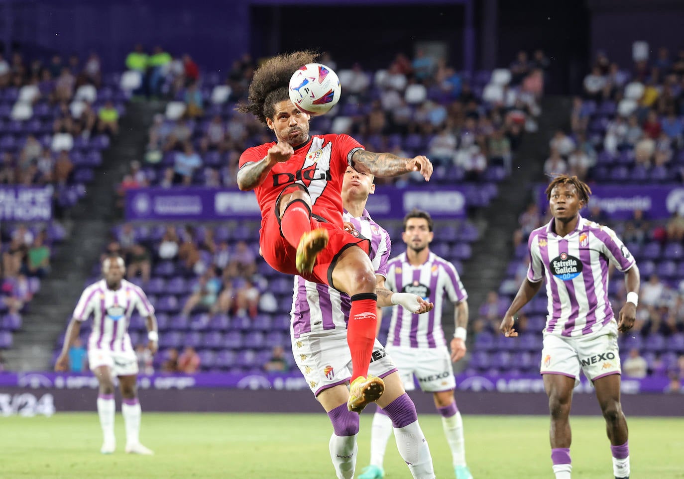 La victoria del Real Valladolid ante el Rayo Vallecano, en imágenes