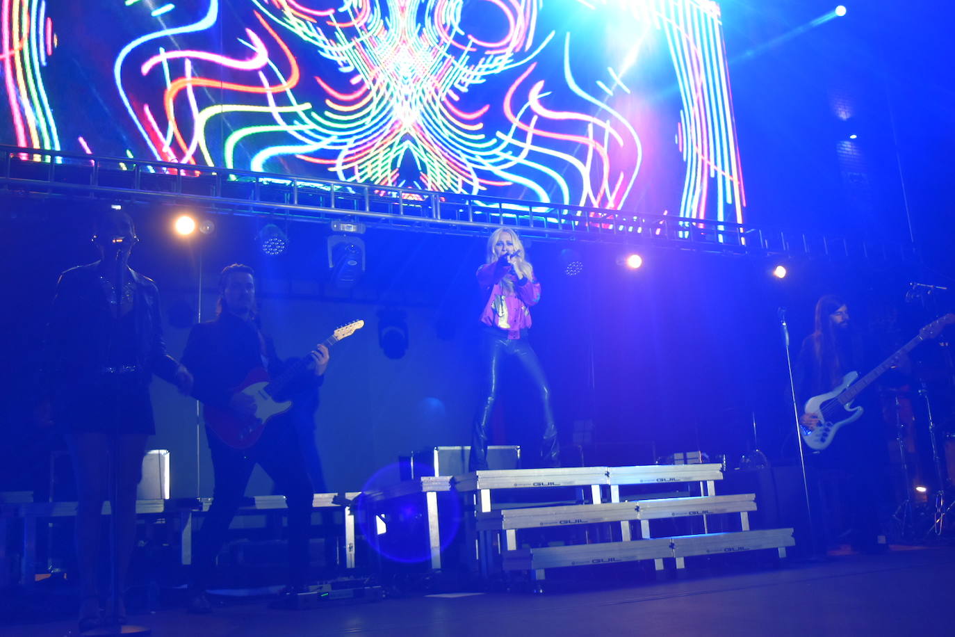 Marta Sánchez encandila a Herrera de Pisuerga