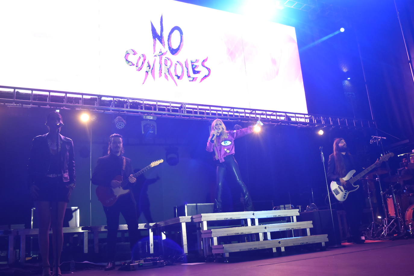 Marta Sánchez encandila a Herrera de Pisuerga