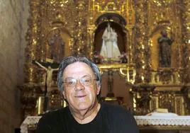 Ángel Aguado, en la iglesia de Santa María la Mayor de Villamuriel en 2017.