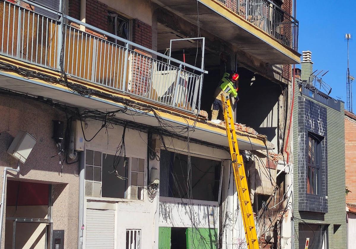 Los daños en tres pilares mantienen la incógnita sobre el futuro del edificio de la calle Goya