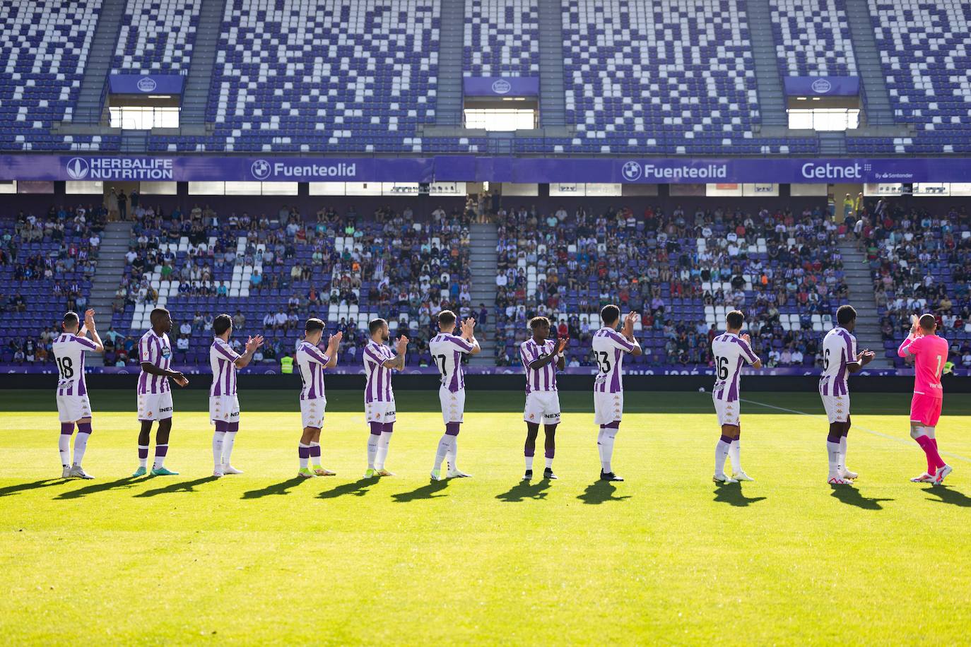 Imágenes del partido entre el Real Valladolid y el AVS Futebol portugués (1/2)