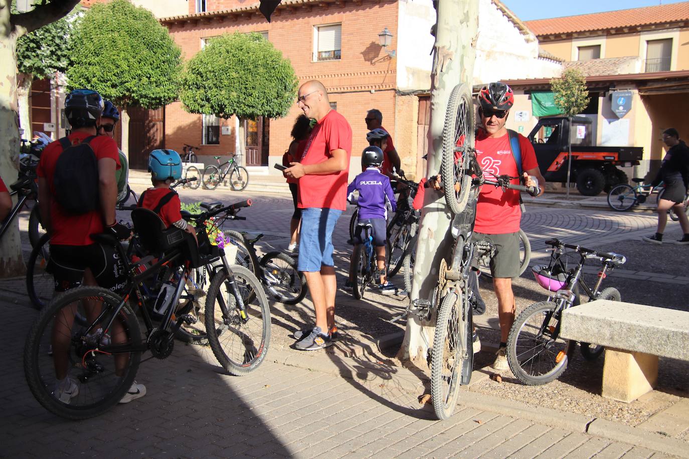 Tordehumos celebra la 25 edición de su marcha cicloturista (1/3)