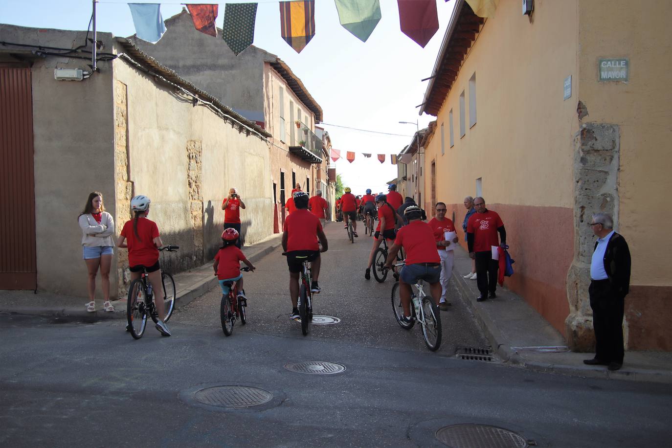 Tordehumos celebra la 25 edición de su marcha cicloturista (1/3)