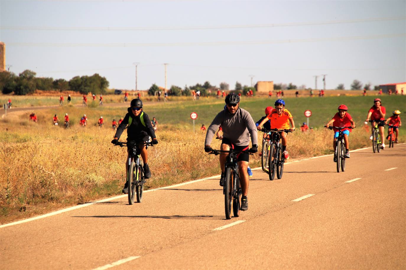 Tordehumos celebra la 25 edición de su marcha cicloturista (2/3)