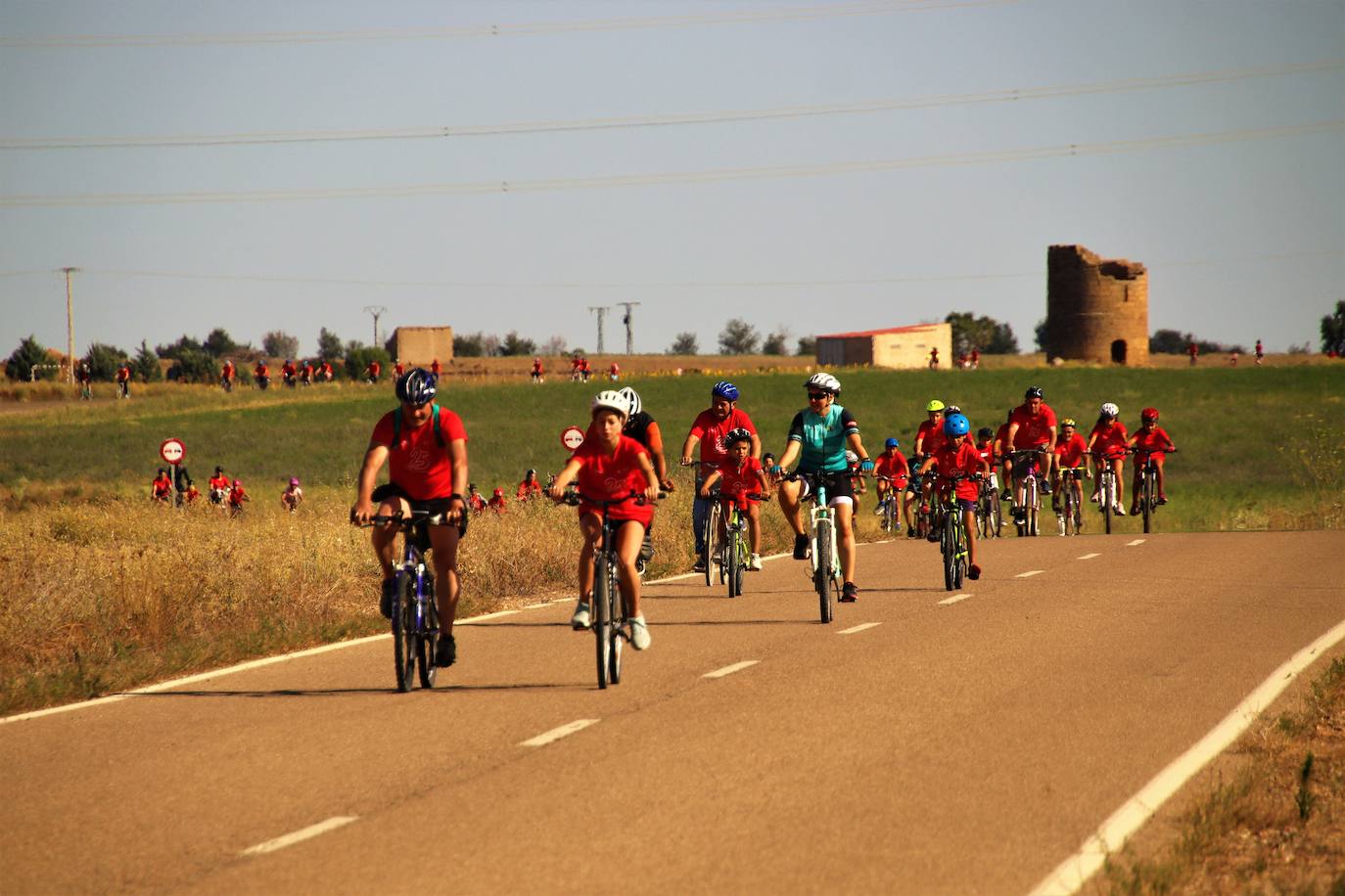 Tordehumos celebra la 25 edición de su marcha cicloturista (2/3)