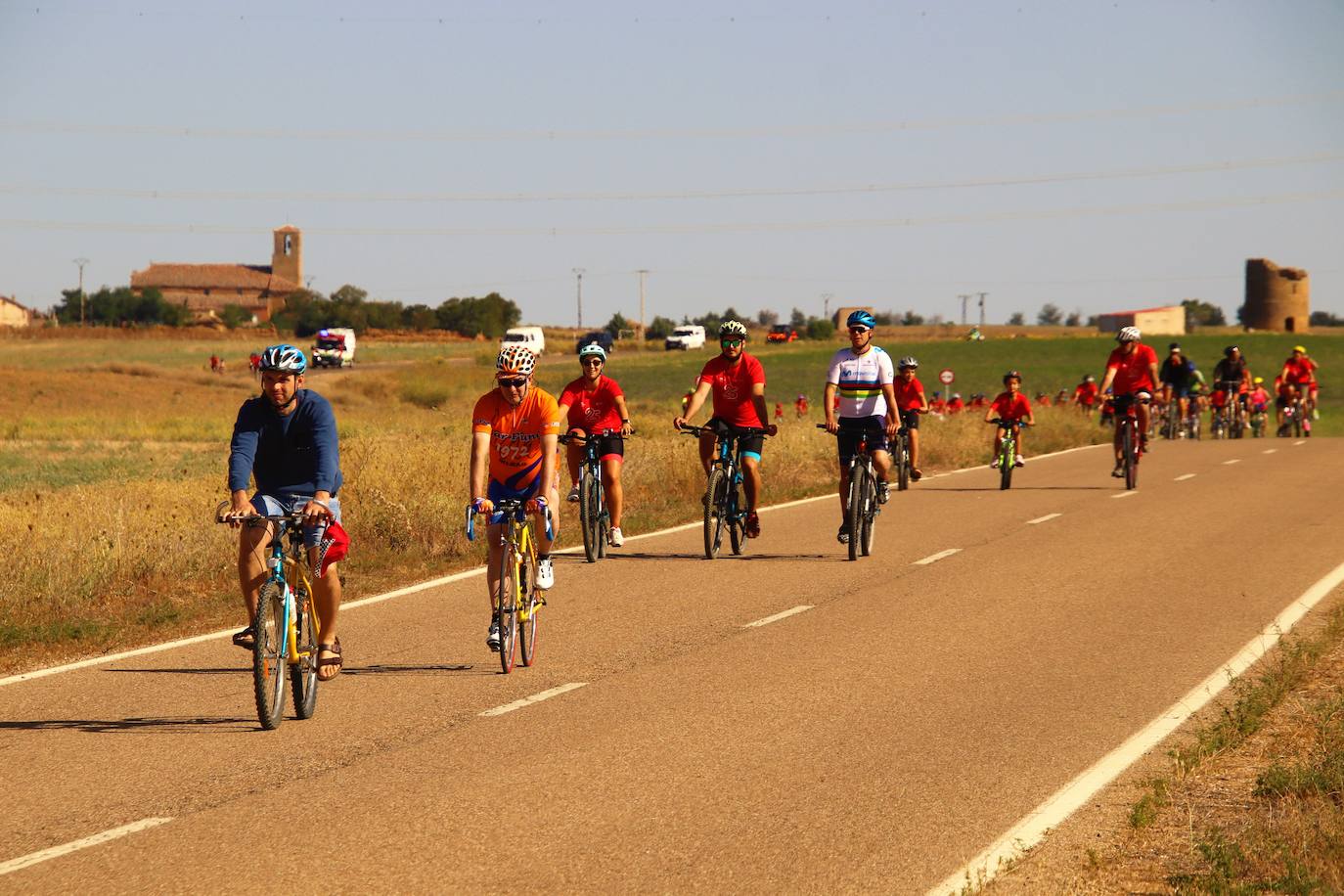 Tordehumos celebra la 25 edición de su marcha cicloturista (2/3)
