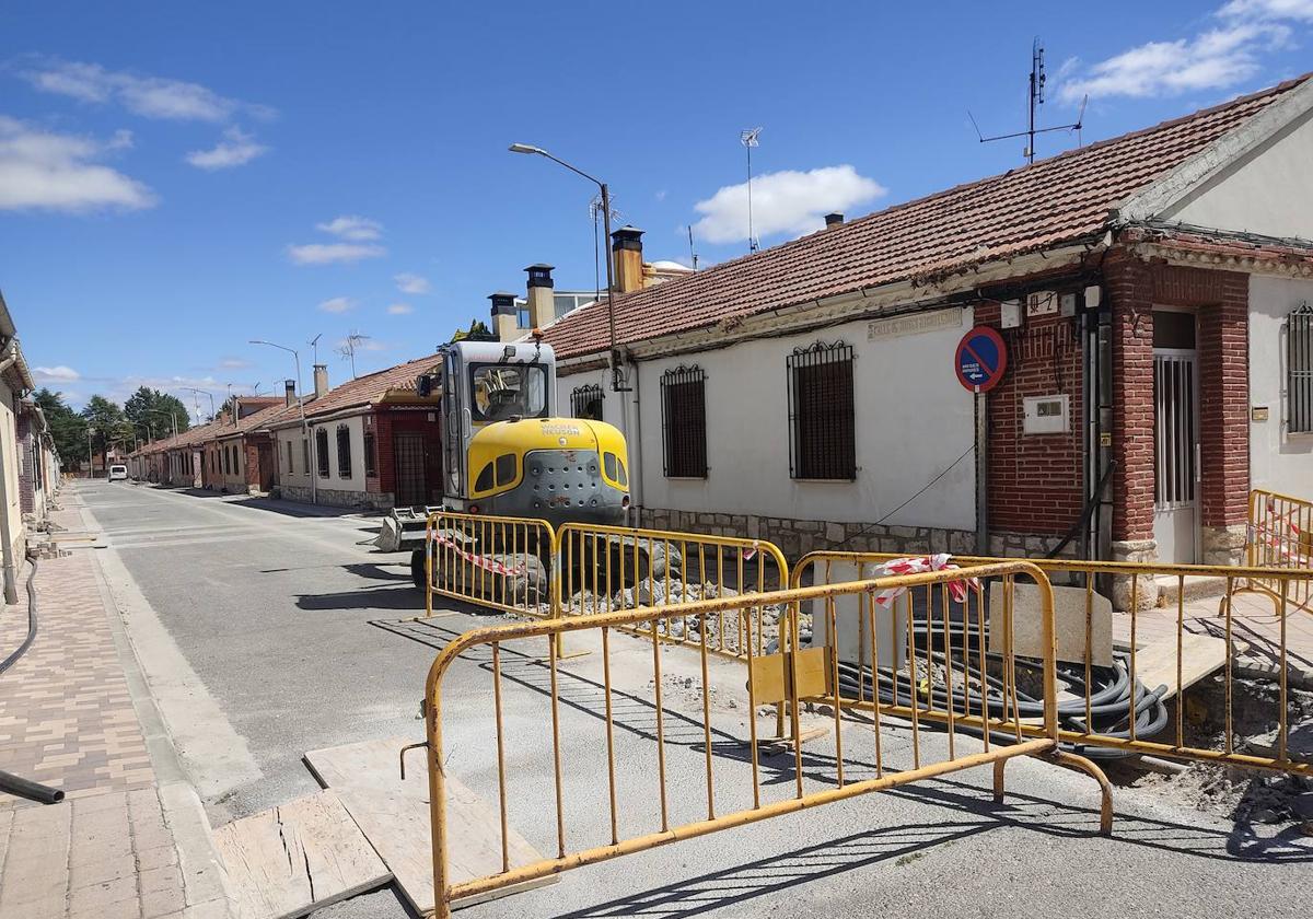 Obras en la calle Moisés Magdaleno del barrio de San Gil.