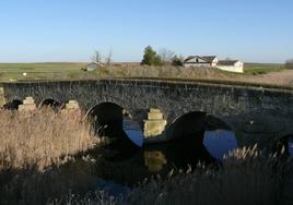 Imagen de archivo del río Sequillo a su paso por Boadilla de Rioseco.