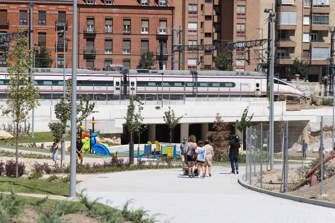 Apertura del paso peatonal bajo las vías entre Delicias y Panaderos