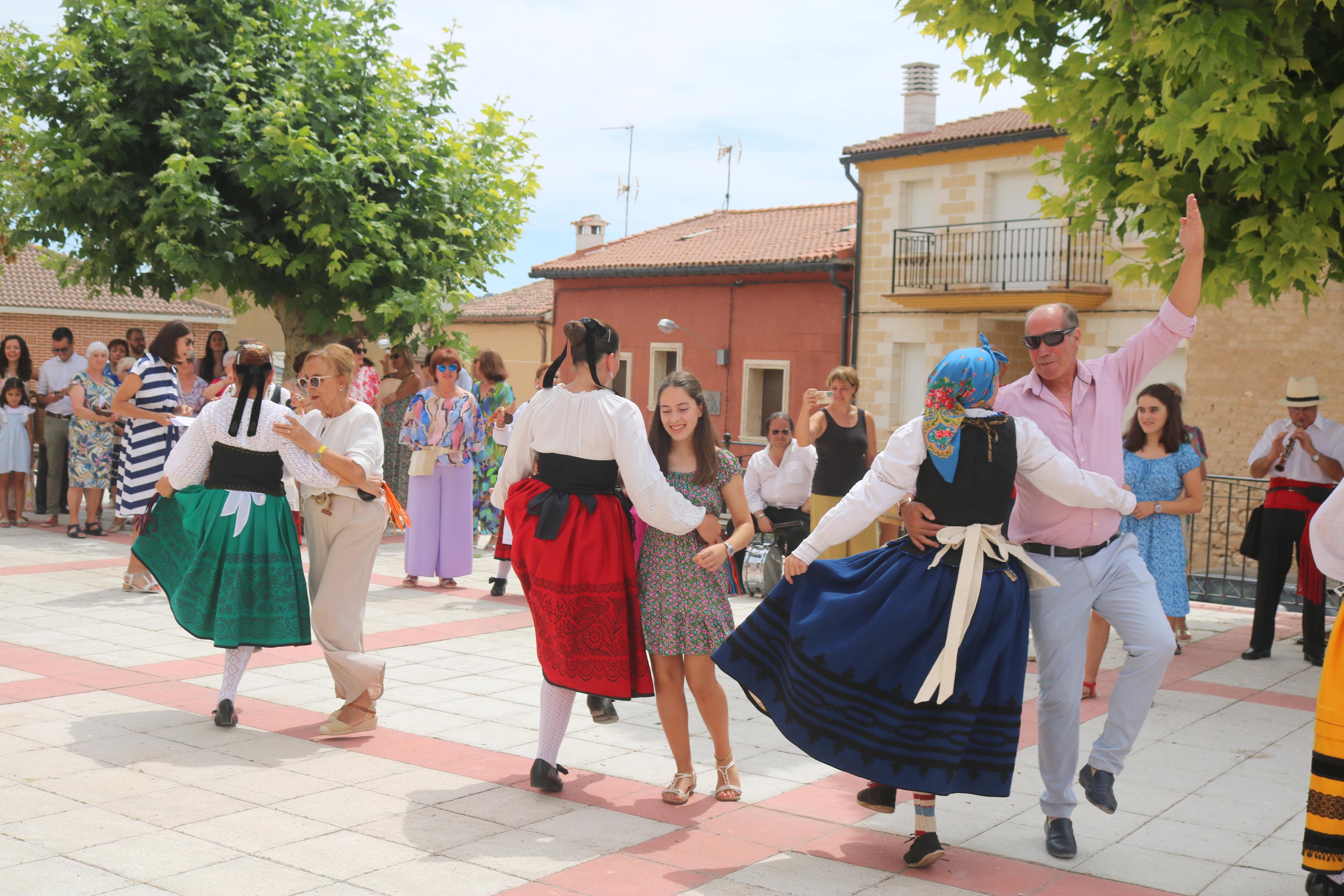 Villaconancio se rinde a la Virgen de Mediavilla