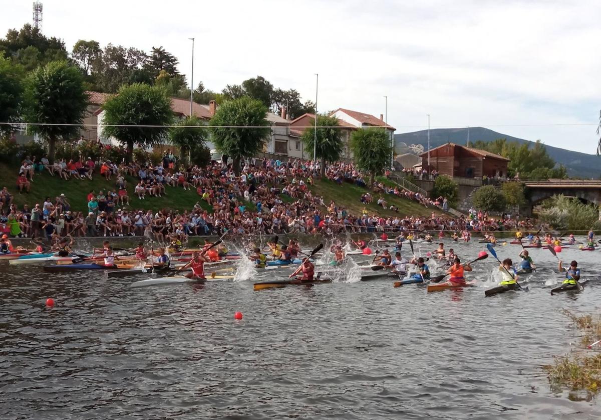 Mara Santos desata fuertes aplausos en la Regata en Velilla