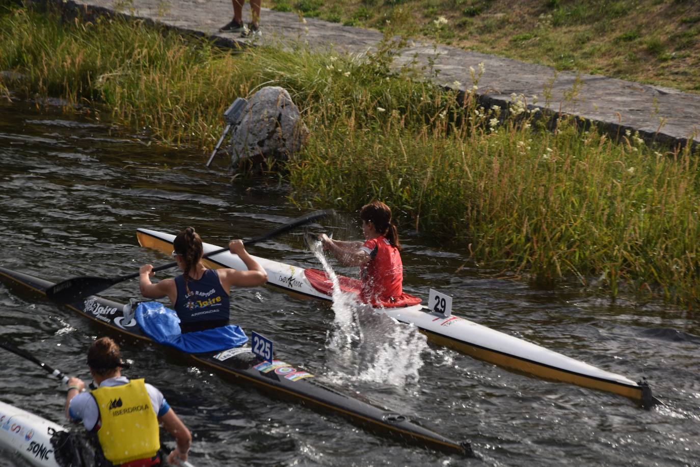 Mara Santos desata fuertes aplausos en la Regata en Velilla
