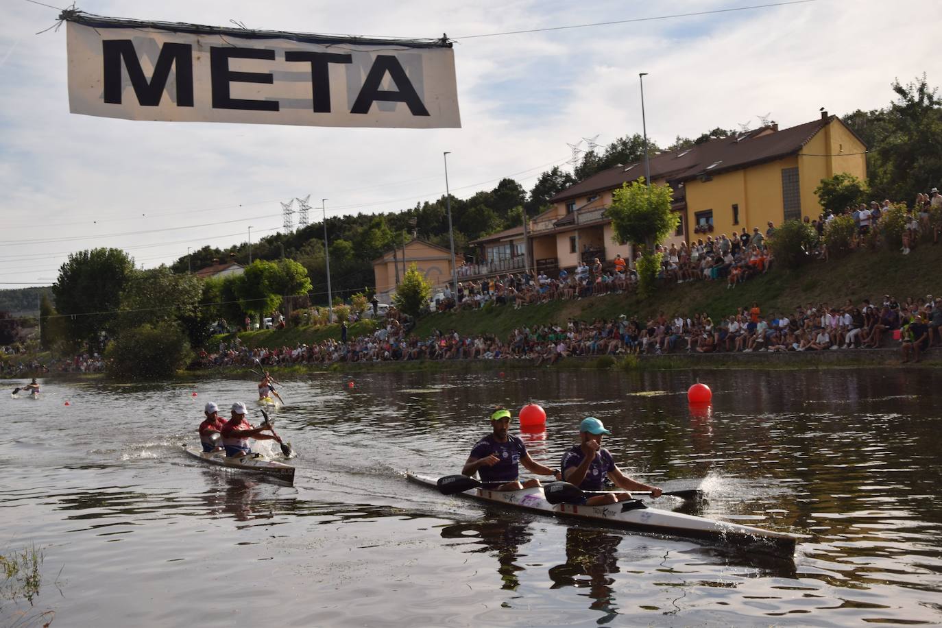 Mara Santos desata fuertes aplausos en la Regata en Velilla