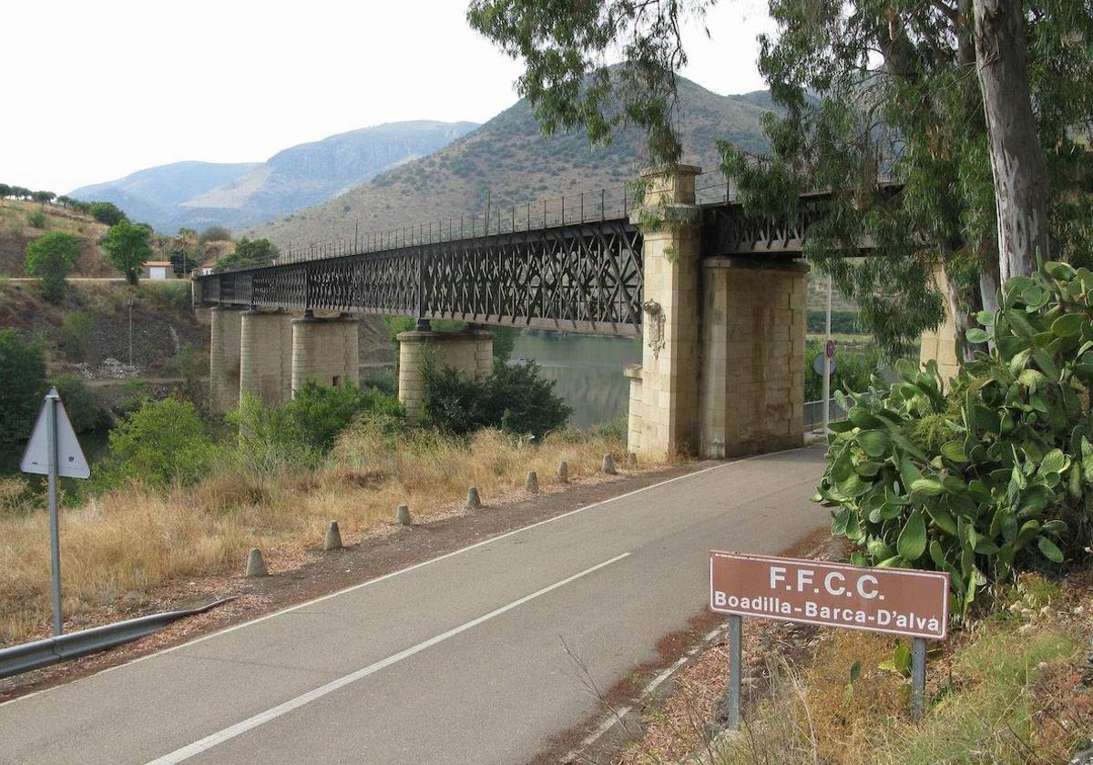 Paso ferroviario desde Salamanca hacia Barca d'Alva.