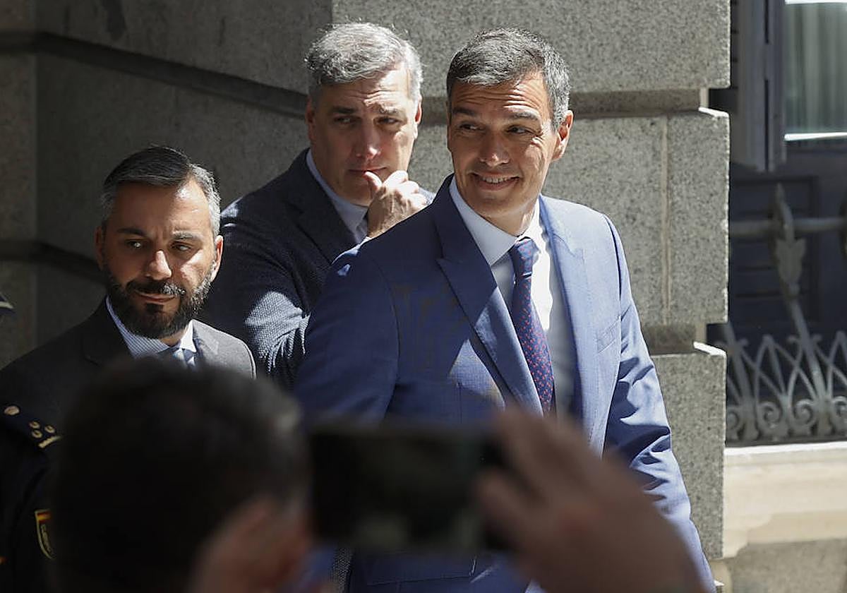 Pedro Sánchez, ayer, tras la sesión en el Congreso de los Diputados.