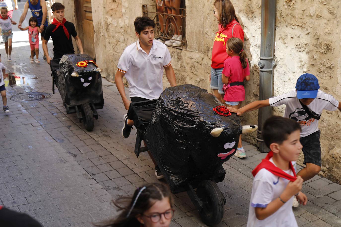 En imágenes, el encierro infantil de Peñafiel