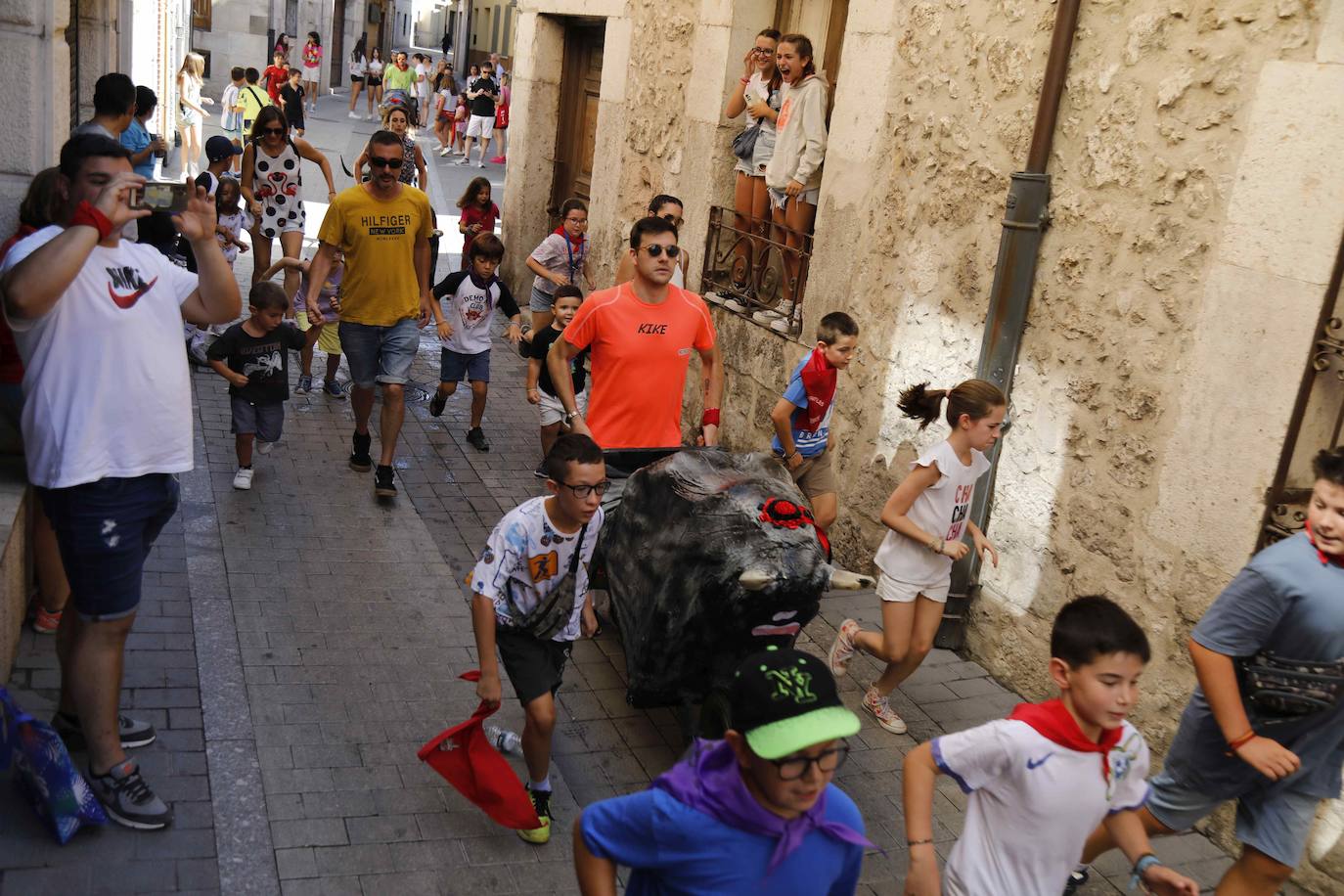 En imágenes, el encierro infantil de Peñafiel