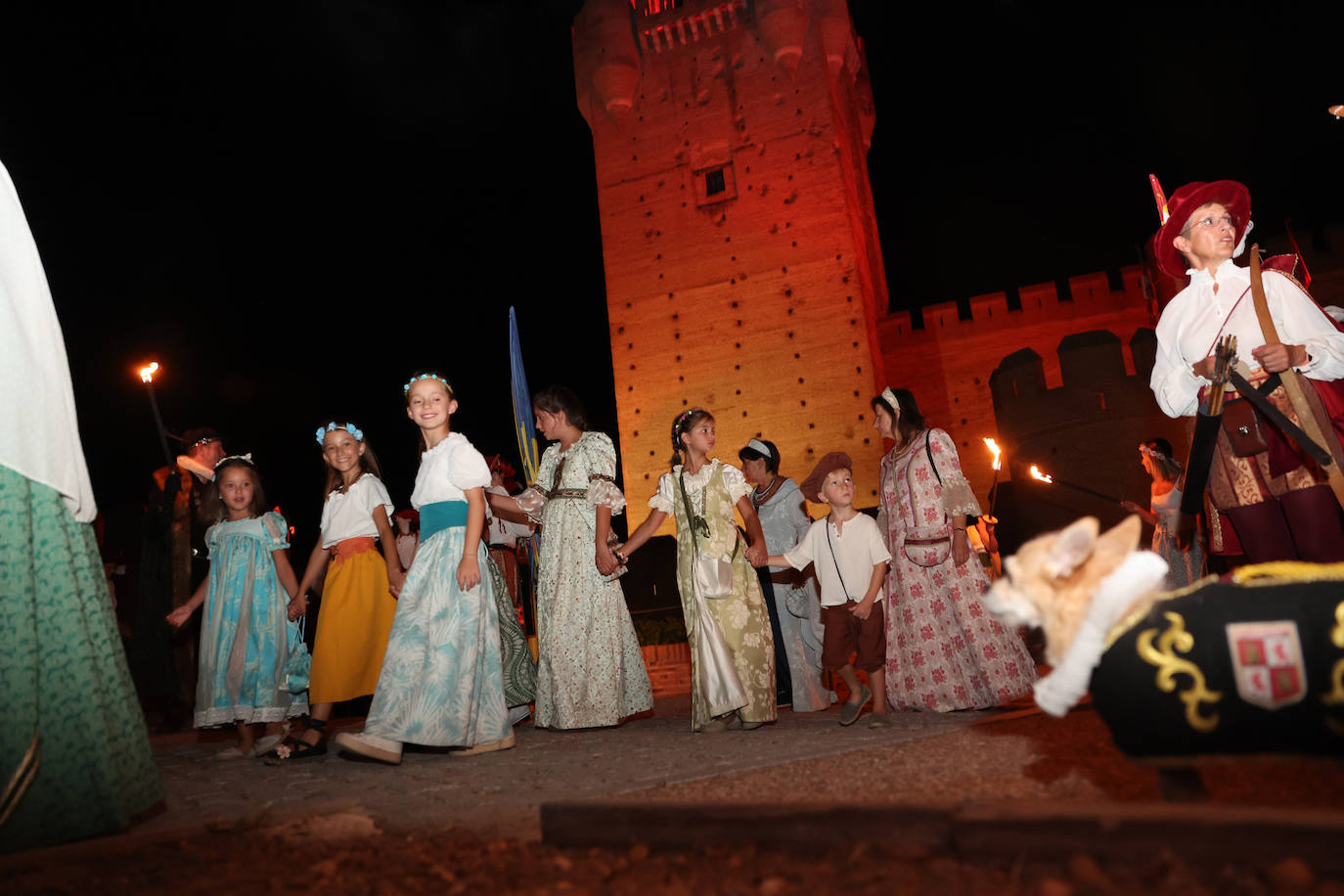 Desfile de antorchas en la Feria Renacentista de Medina del Campo