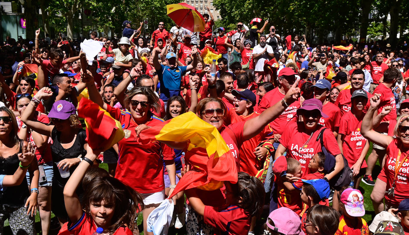 Cientos de personas vibran en Valladolid con el Mundial Femenino conquistado por España