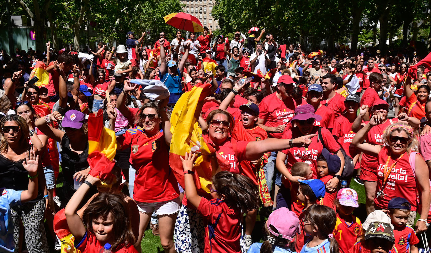 Cientos de personas vibran en Valladolid con el Mundial Femenino conquistado por España