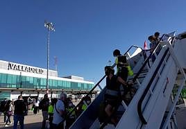 Llegada de pasajeros al aeropuerto de Villanubla.