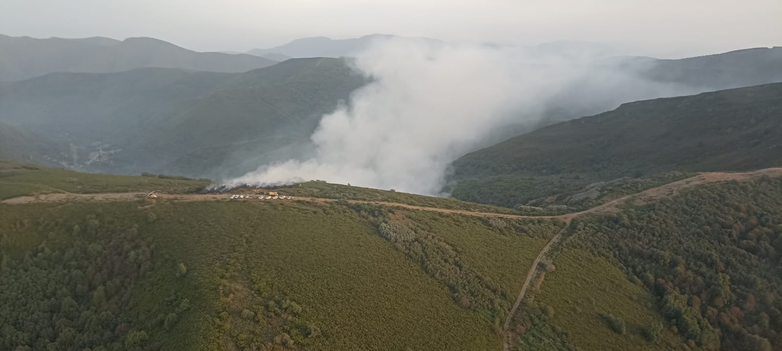 Imagen del incendio de la localidad berciana de Busmayor.