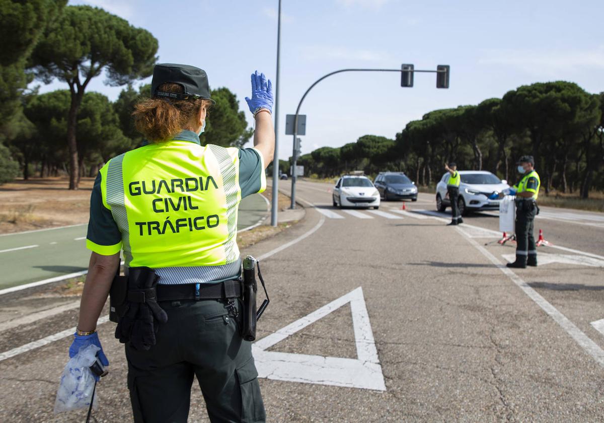 La Guardia Civil de Valladolid en un control de alcohol y drogas.