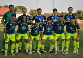 El once inicial del Atlético Tordesillas en el partido frente a la Gimnástica Medinense.