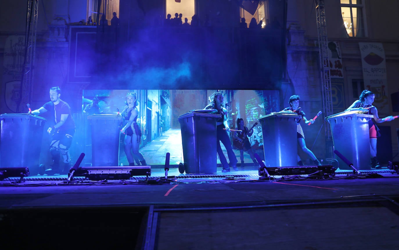 Mayumaná deja en la Plaza Mayor un cóctel de ritmo y luces