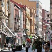 Calle Mantería: arteria comercial de la ciudad