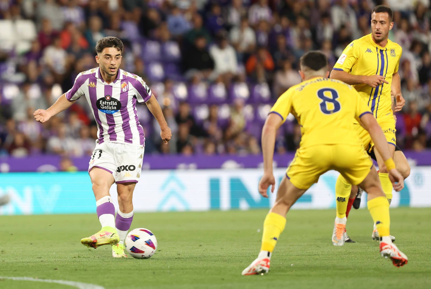 El partido entre en Real Valladolid y el Alcorcón, en imágenes (1/3)