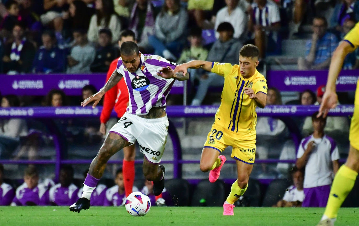 El partido entre en Real Valladolid y el Alcorcón, en imágenes (2/3)