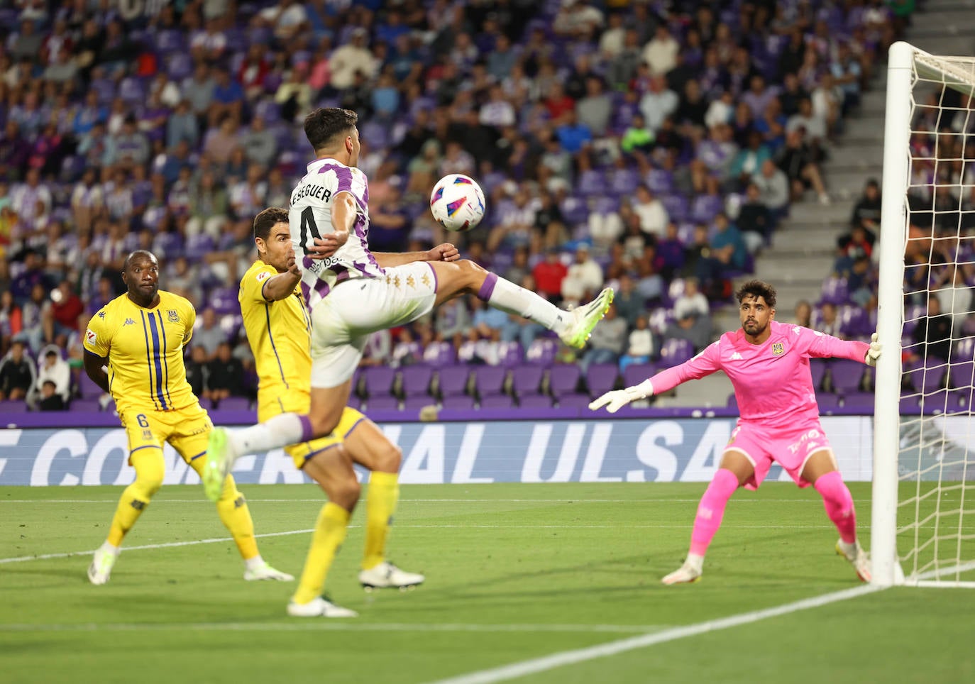 El partido entre en Real Valladolid y el Alcorcón, en imágenes (3/3)